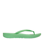 Fitflop Women's IQushion Ergonomic Flip Flop in Pop Green
