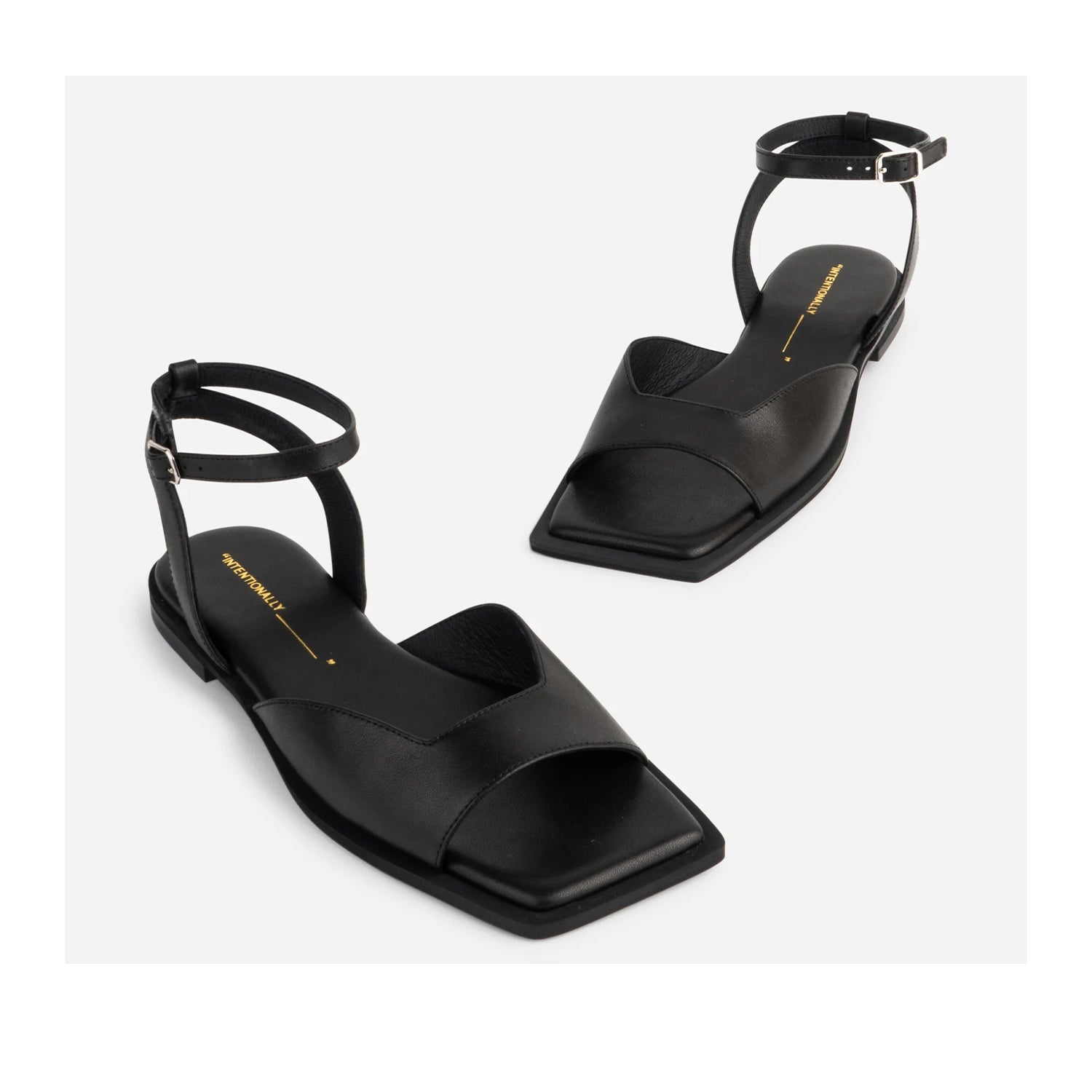 Intentionally Blank Women's Dive in Black