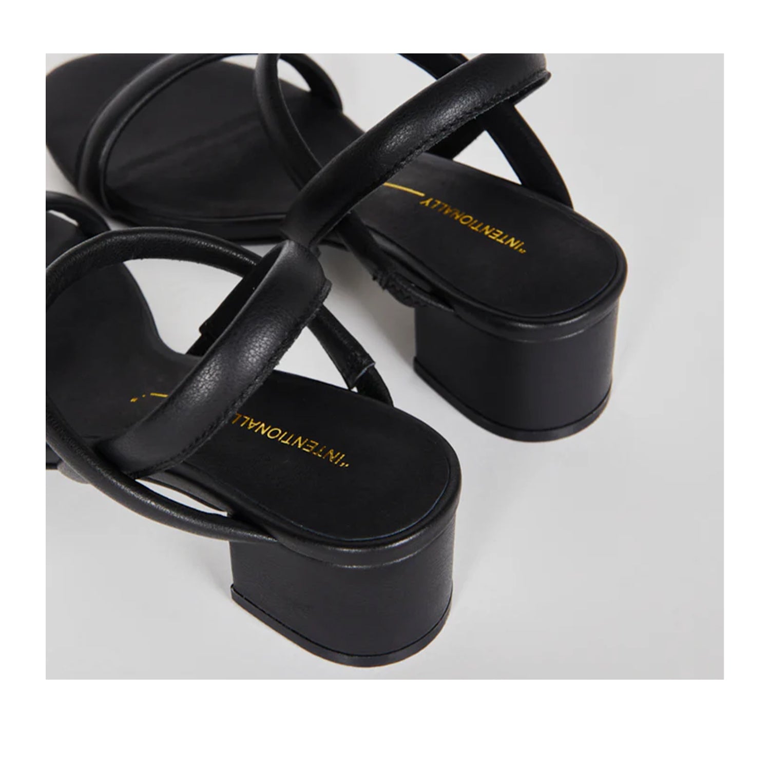 Intentionally Blank Women's Kimi in Black