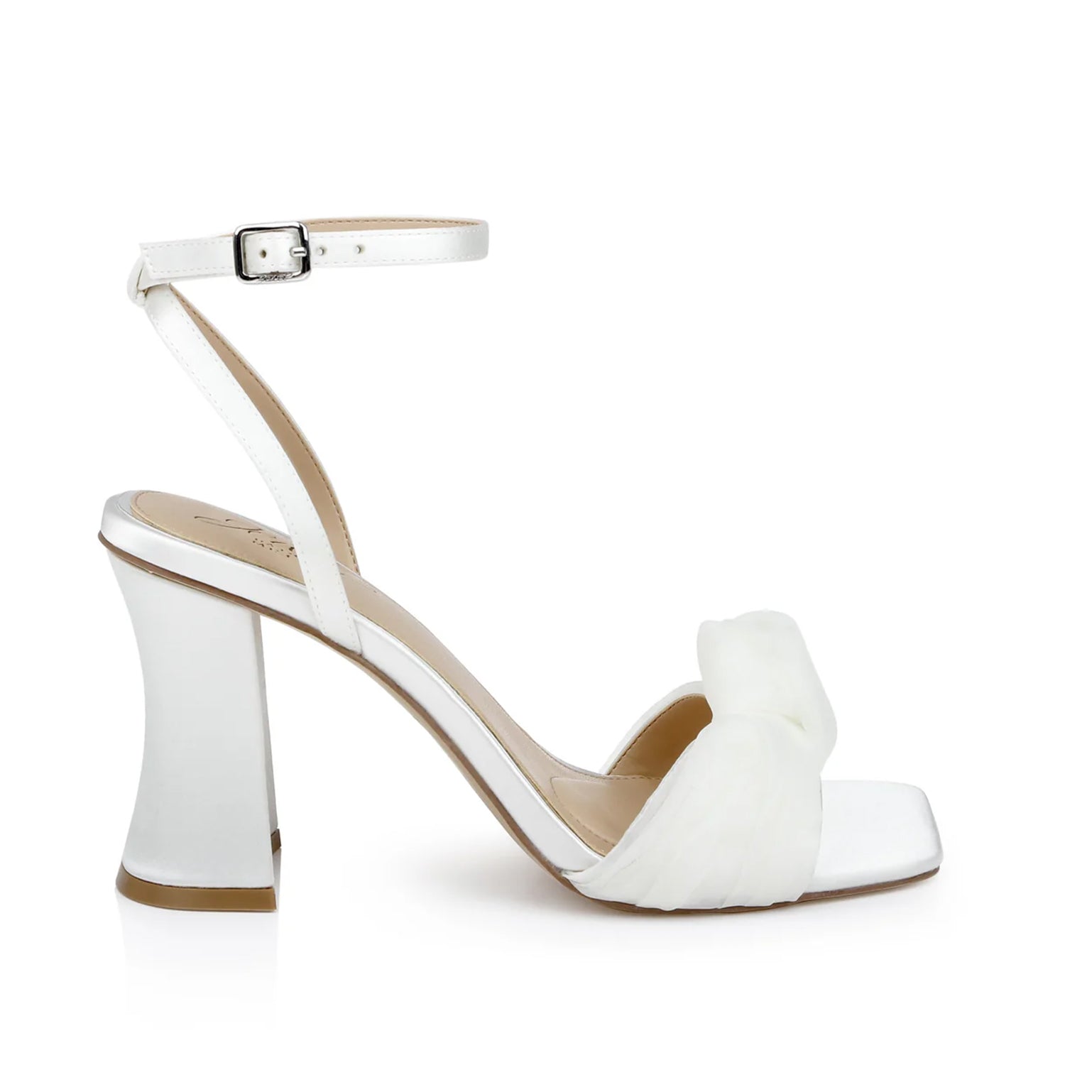 Jewel Badgley Mischka Women's Fayola in Ivory