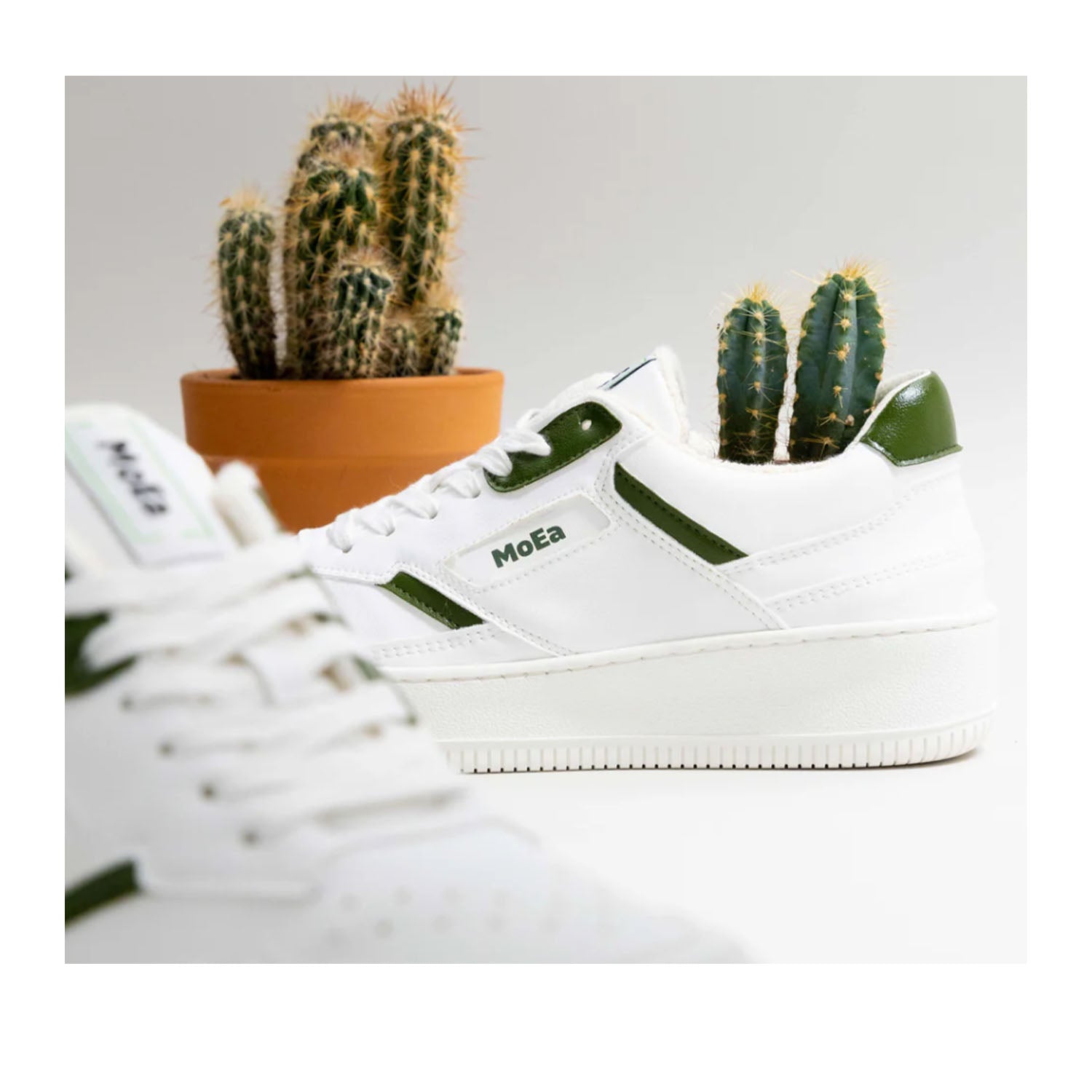 MoEa Unisex Gen 1 in Cactus White & Green