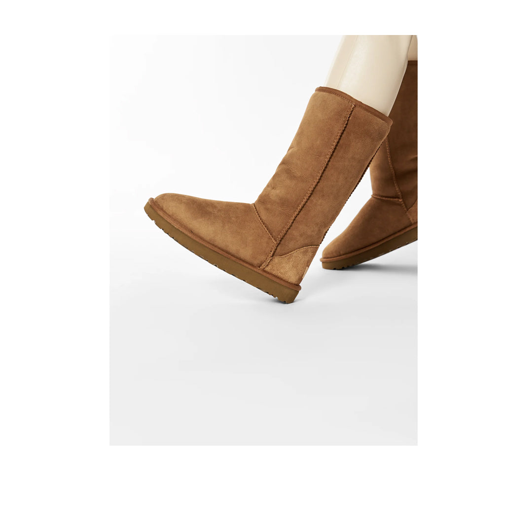 UGG Women's Classic Tall II in Chestnut