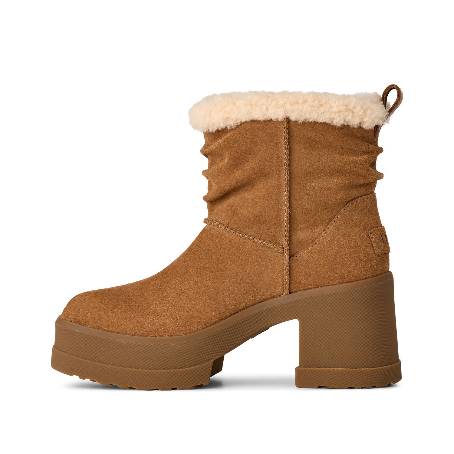 Ugg Women's Moxy Pull On in Chestnut